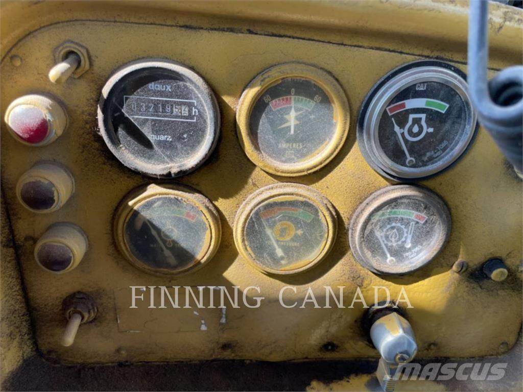 CAT D7G Верижни булдозери
