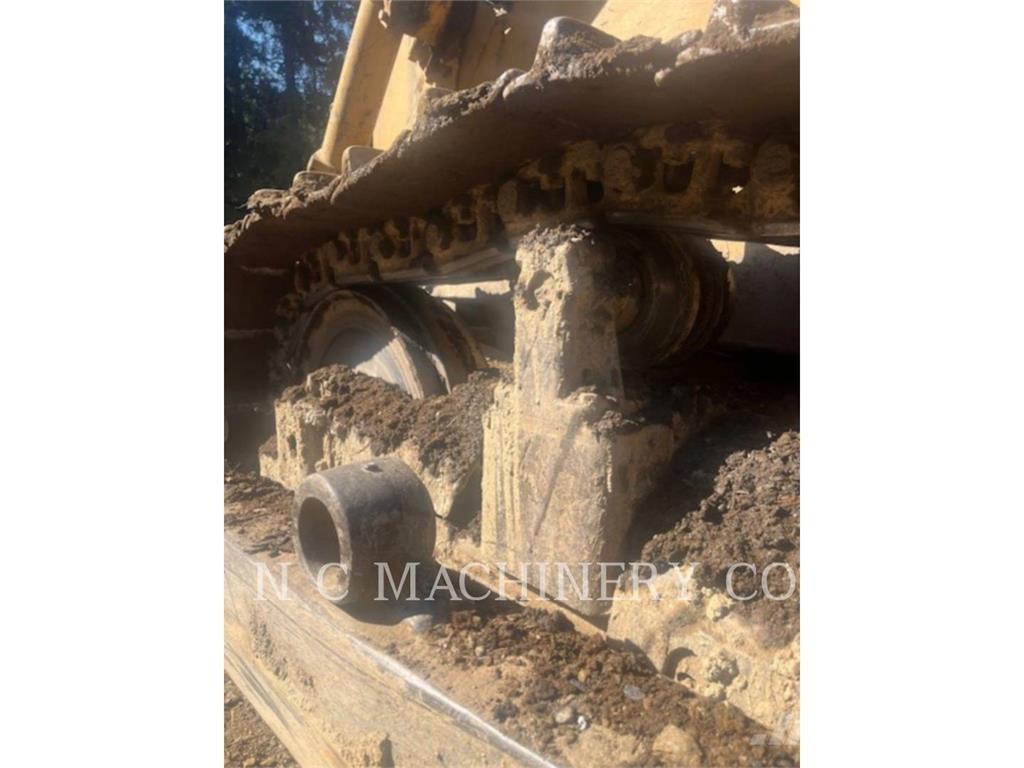 CAT D7G Верижни булдозери
