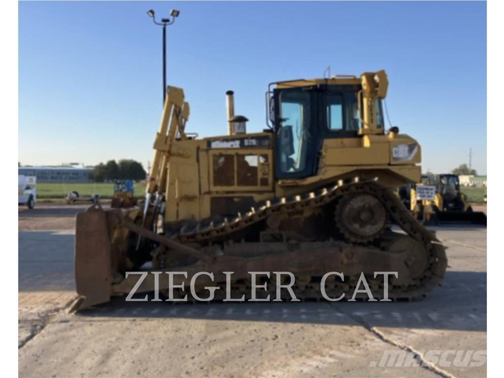 CAT D7R Верижни булдозери
