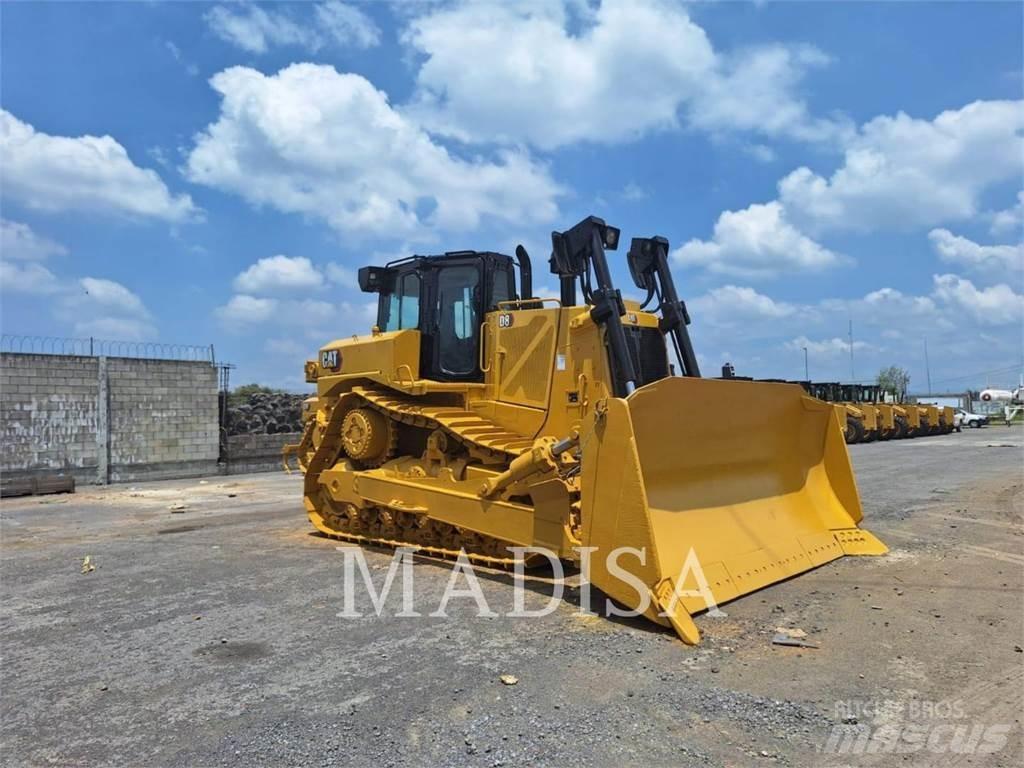 CAT D8 Верижни булдозери
