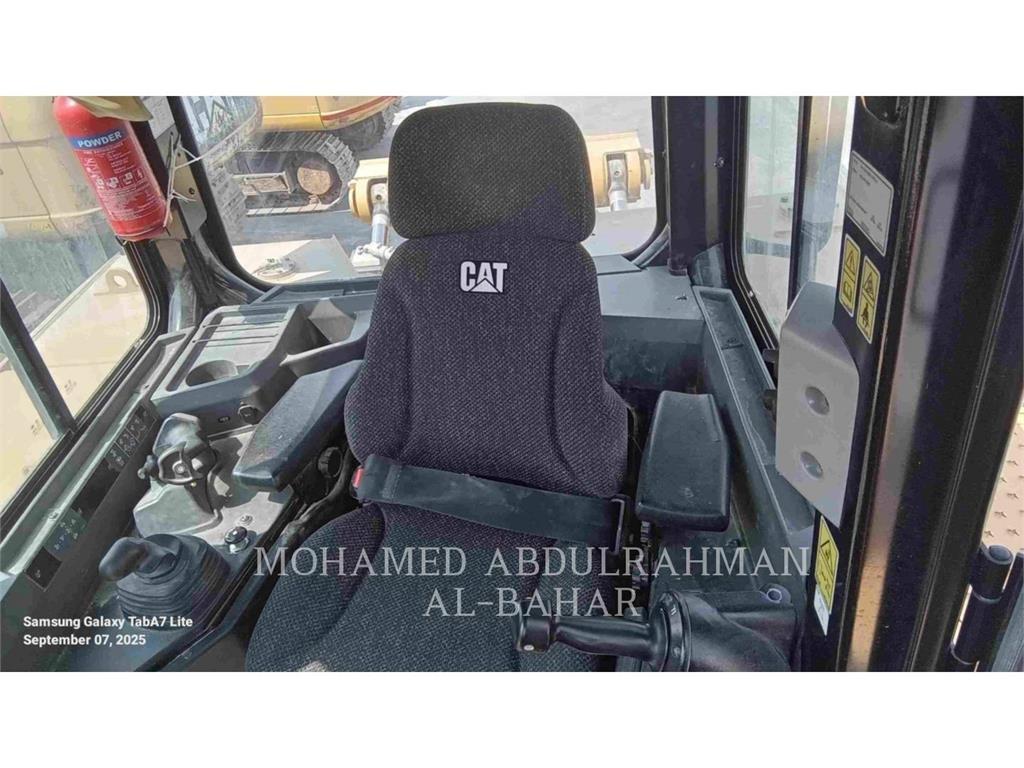 CAT D8 Верижни булдозери
