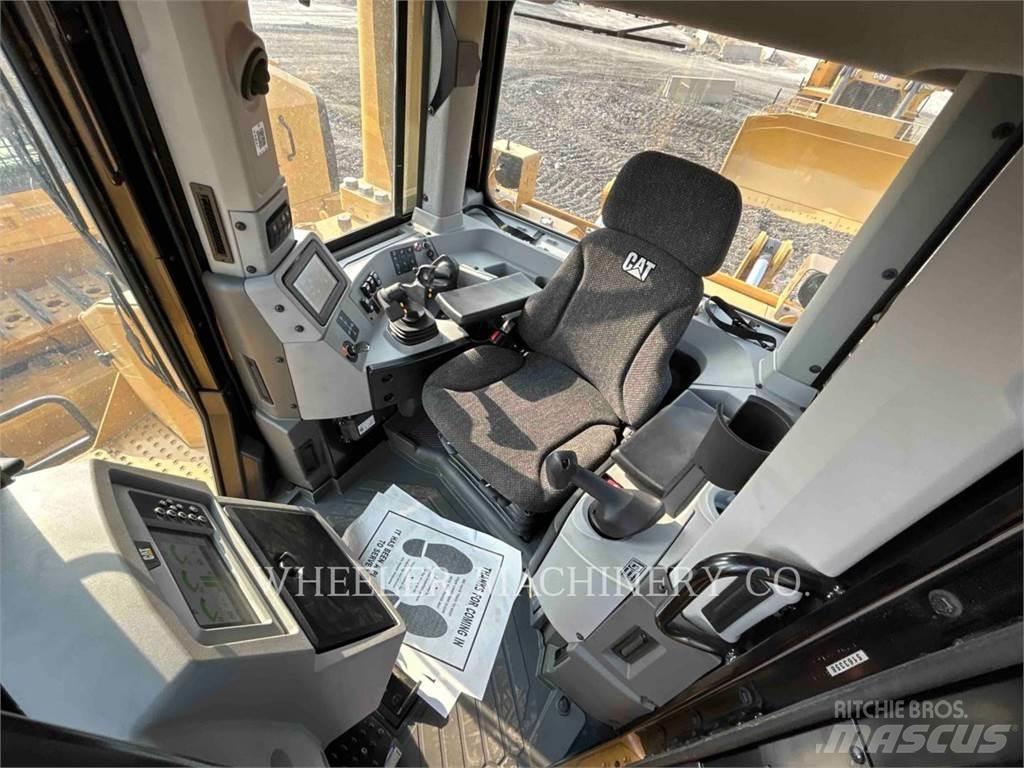 CAT D8 SU Верижни булдозери
