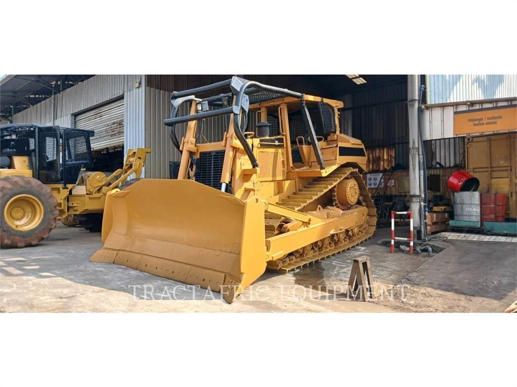 CAT D8N Верижни булдозери
