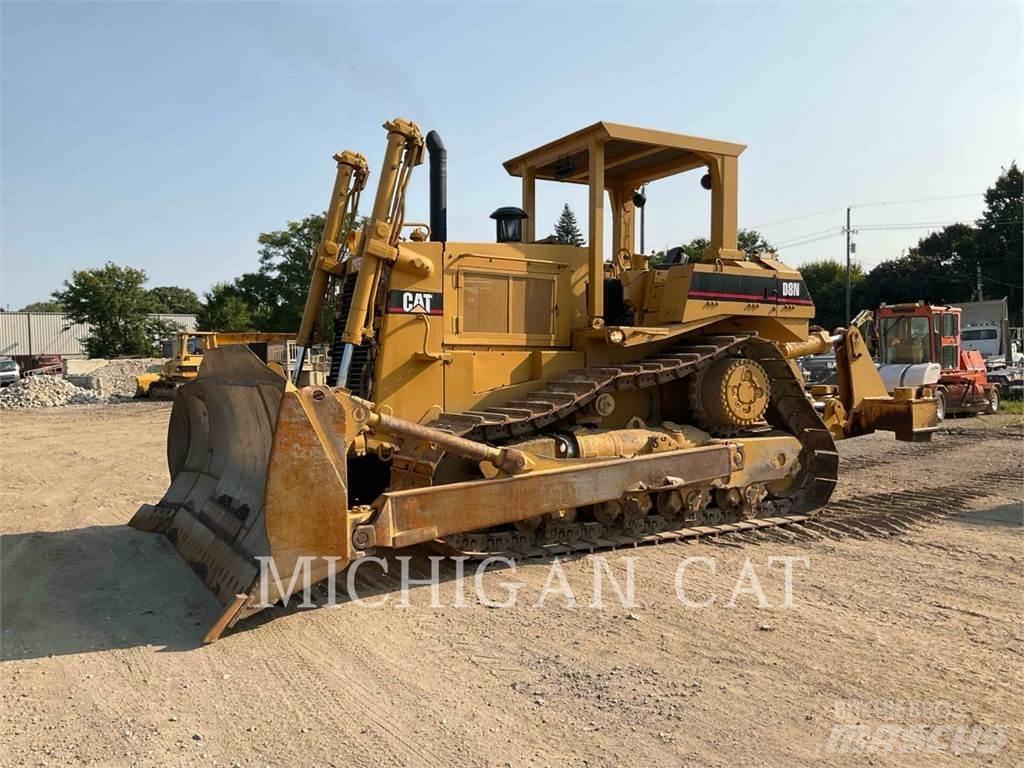 CAT D8N Верижни булдозери
