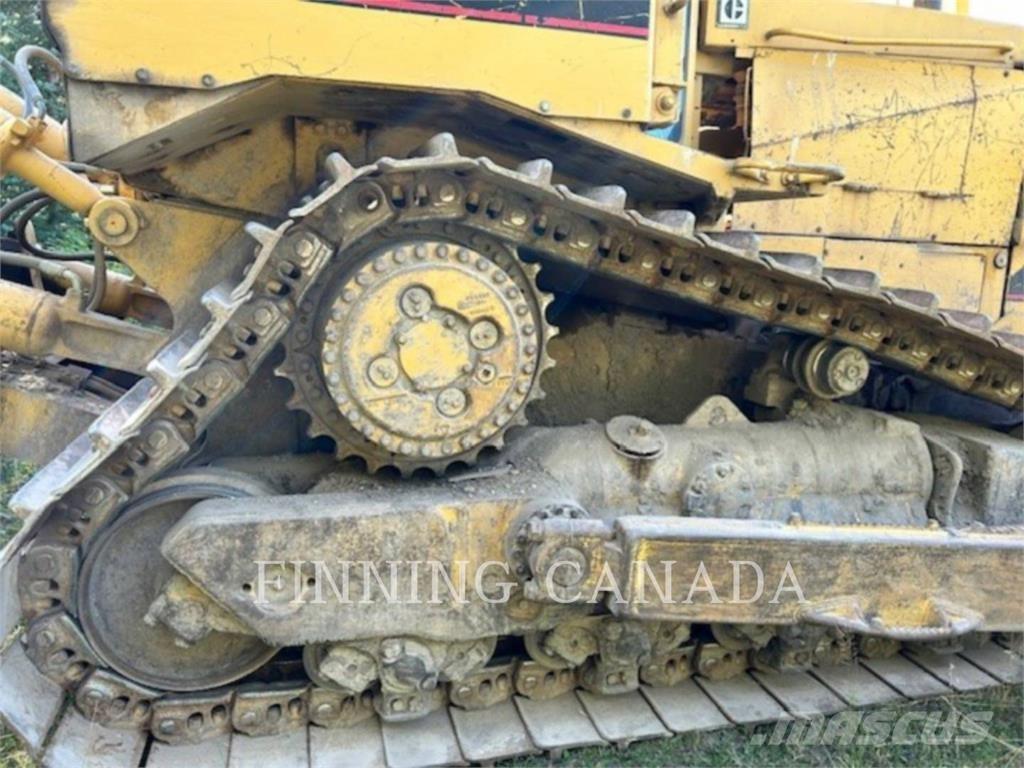 CAT D8N Верижни булдозери
