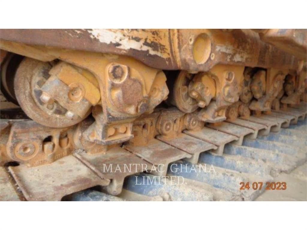 CAT D8R Верижни булдозери
