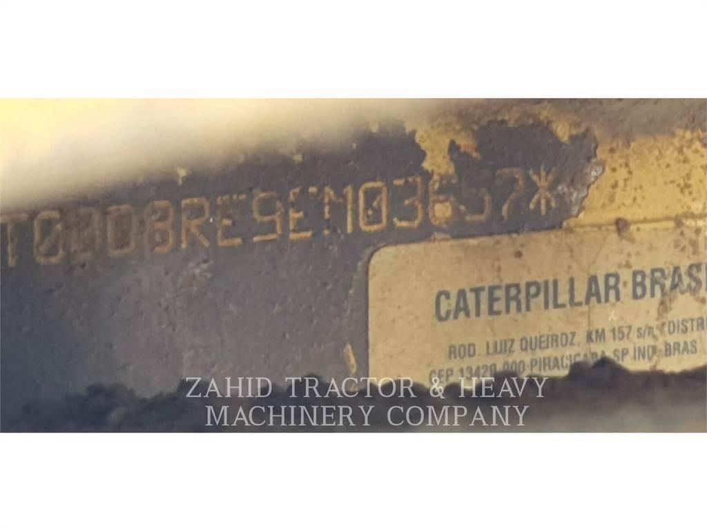 CAT D8RLRC Верижни булдозери
