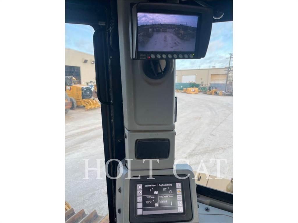CAT D8T Верижни булдозери
