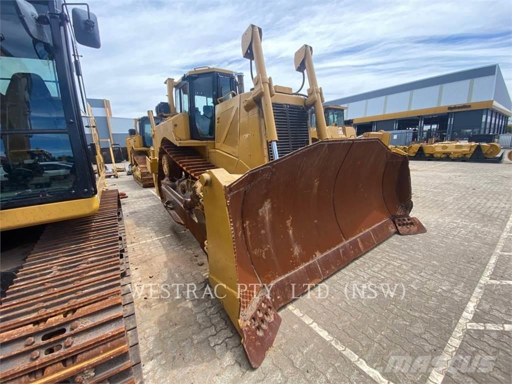 CAT D8T Верижни булдозери

