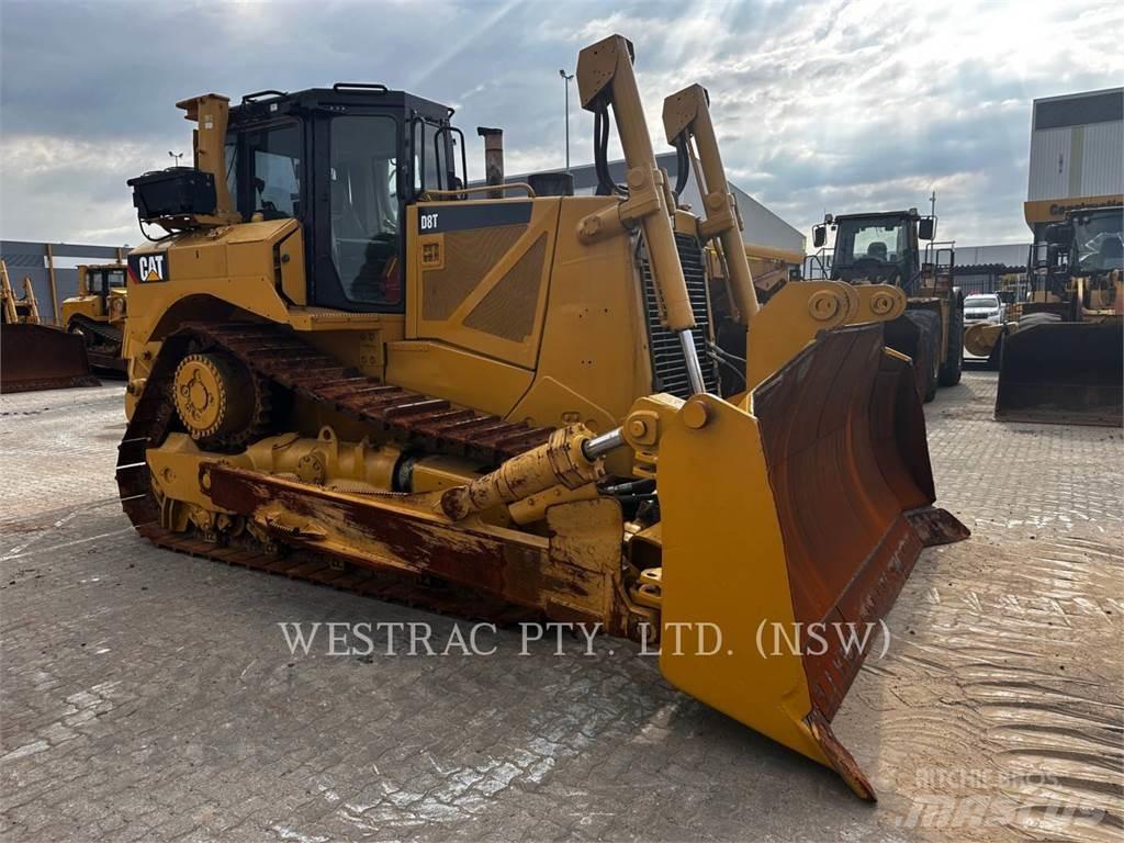 CAT D8T Верижни булдозери
