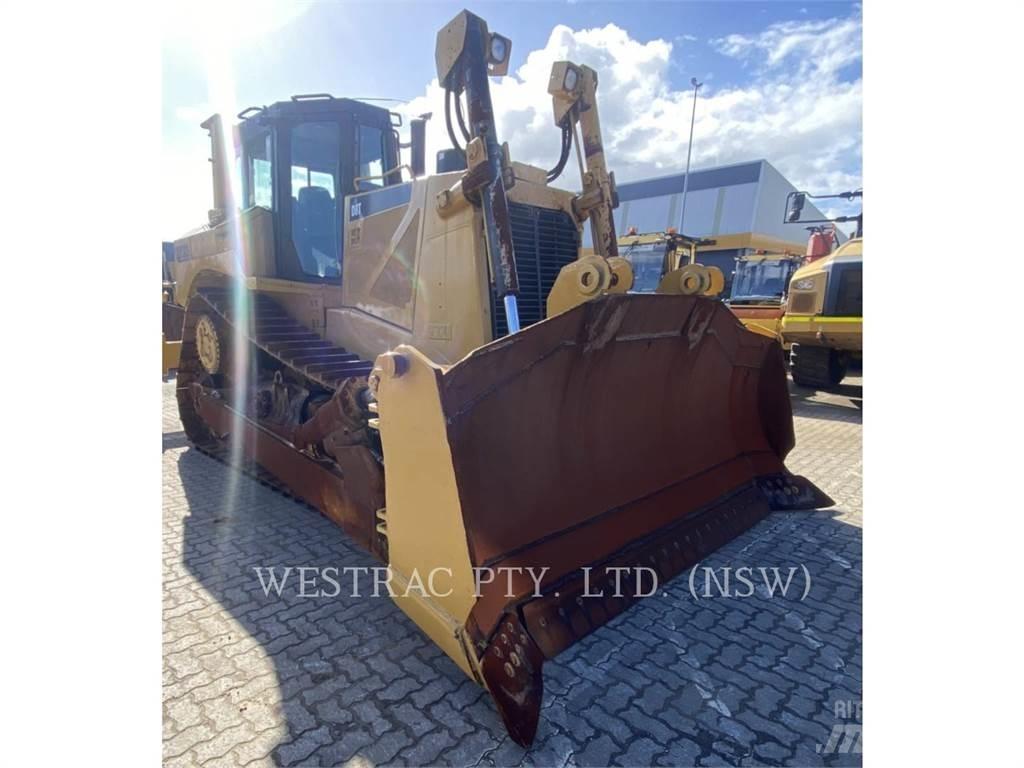 CAT D8T Верижни булдозери
