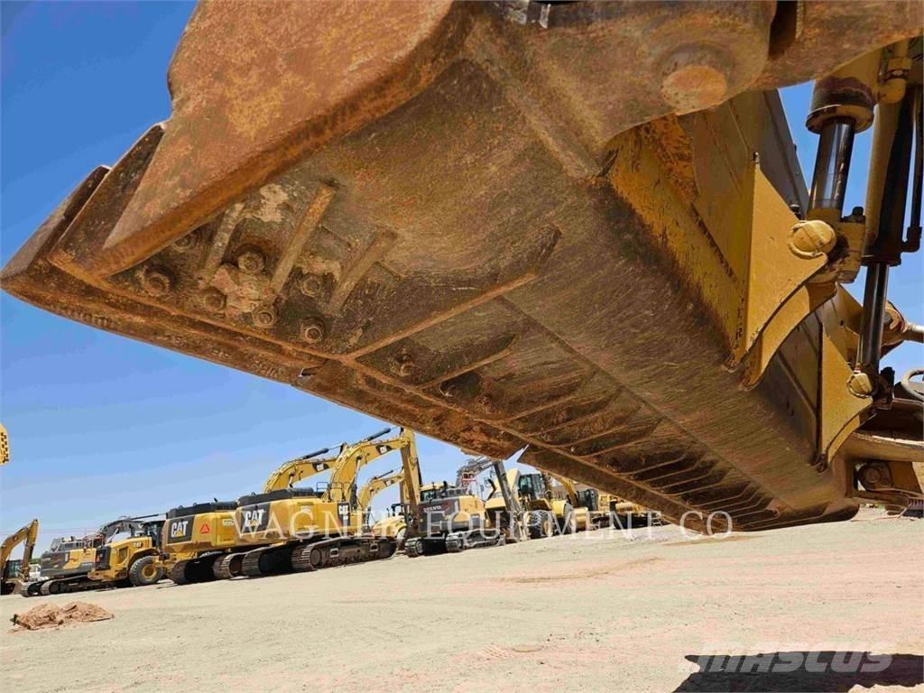 CAT D8T Верижни булдозери
