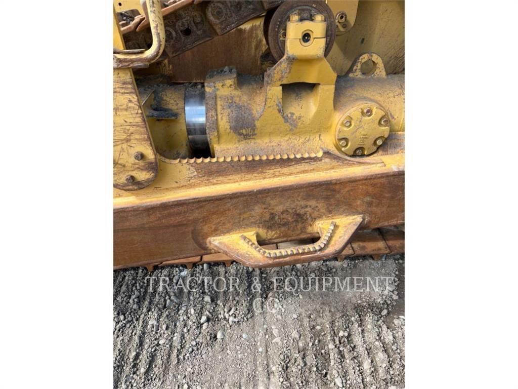 CAT D8T Верижни булдозери
