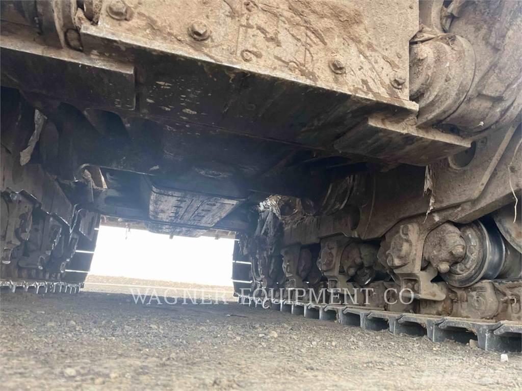 CAT D8T Верижни булдозери

