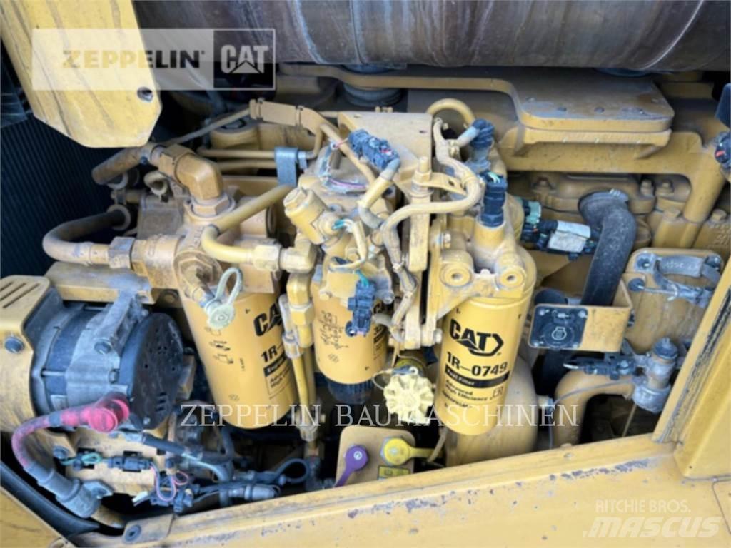 CAT D8T Верижни булдозери

