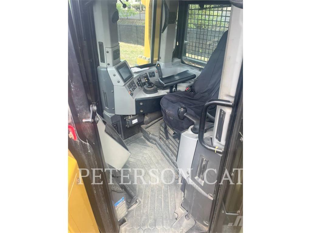 CAT D8T Верижни булдозери
