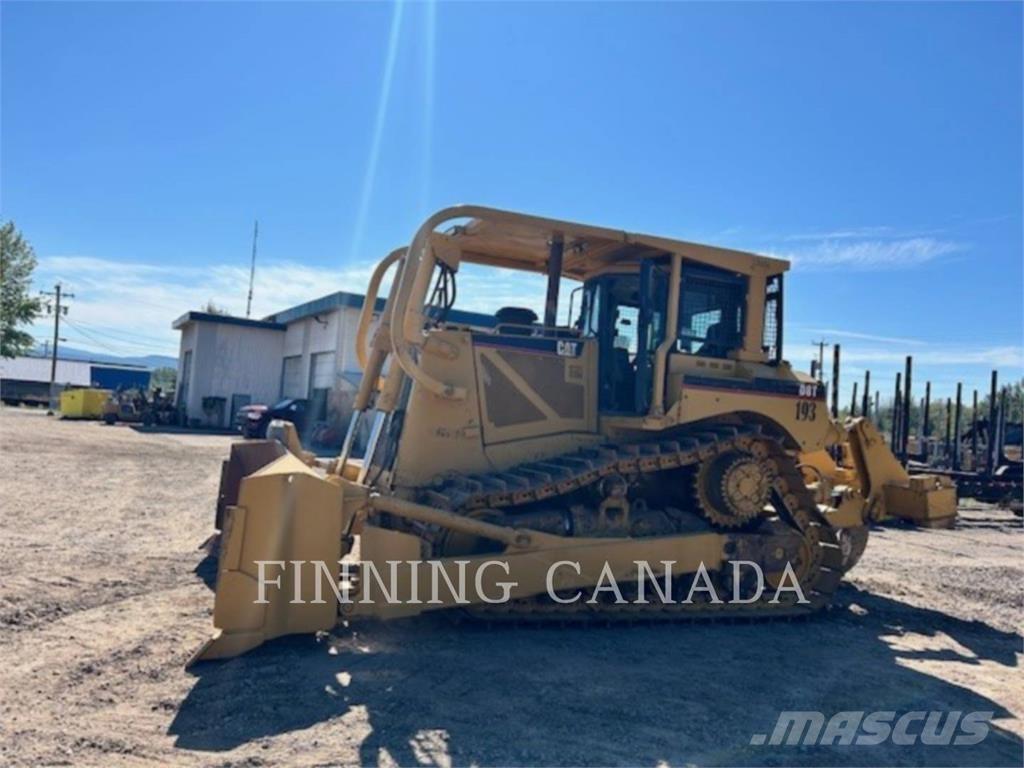 CAT D8T Верижни булдозери
