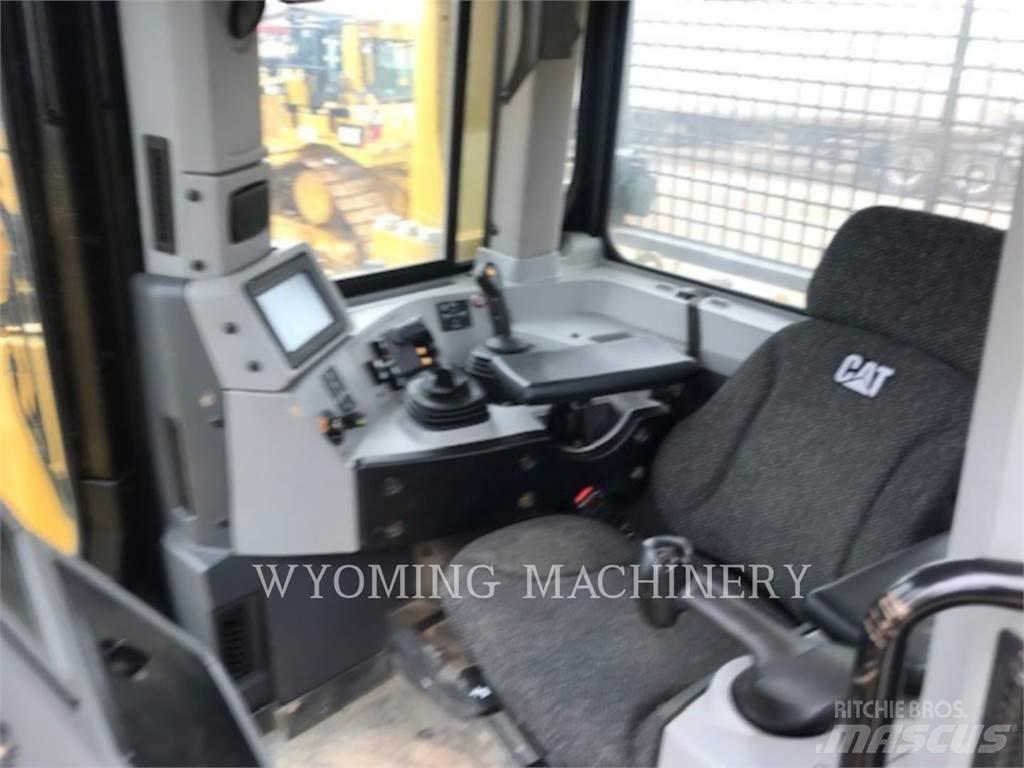 CAT D8T Верижни булдозери
