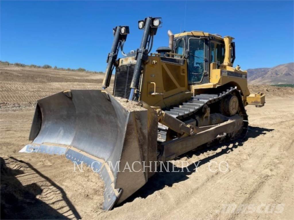 CAT D8T Верижни булдозери

