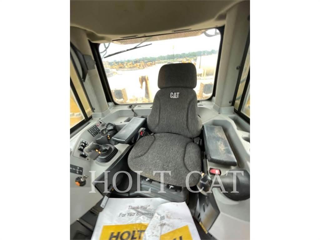 CAT D8T Верижни булдозери
