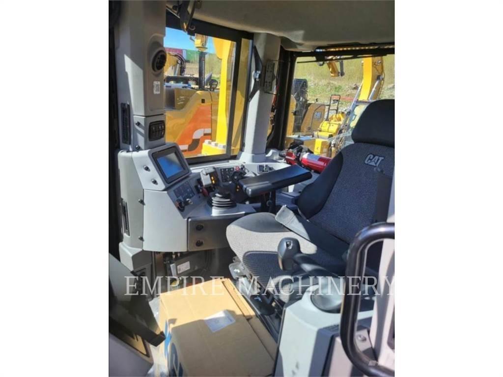 CAT D8T-21 Верижни булдозери
