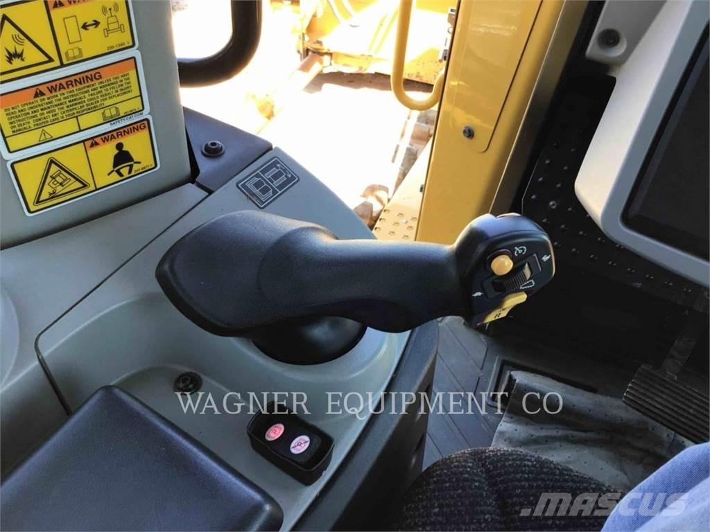 CAT D8T AW Верижни булдозери
