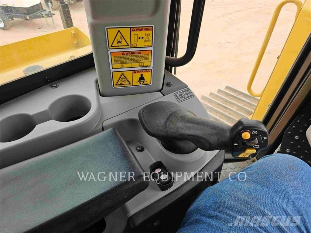 CAT D8T AW Верижни булдозери
