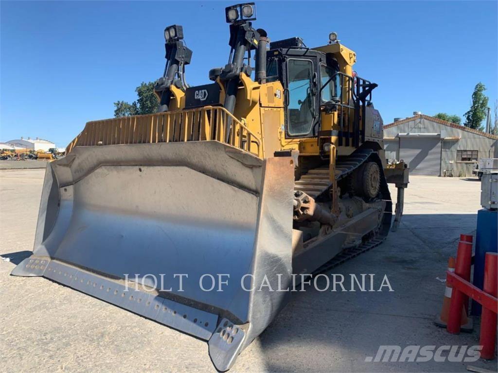 CAT D9 Верижни булдозери
