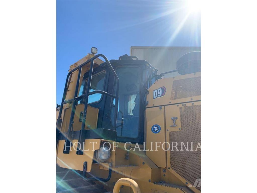 CAT D9 Верижни булдозери
