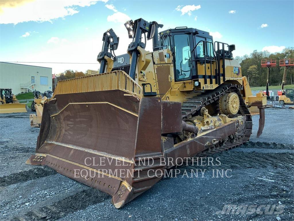 CAT D9 Верижни булдозери

