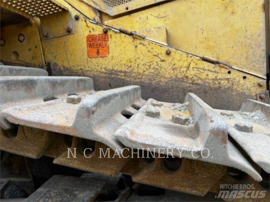 CAT D9N Верижни булдозери

