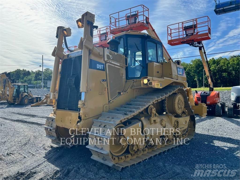 CAT D9T Верижни булдозери

