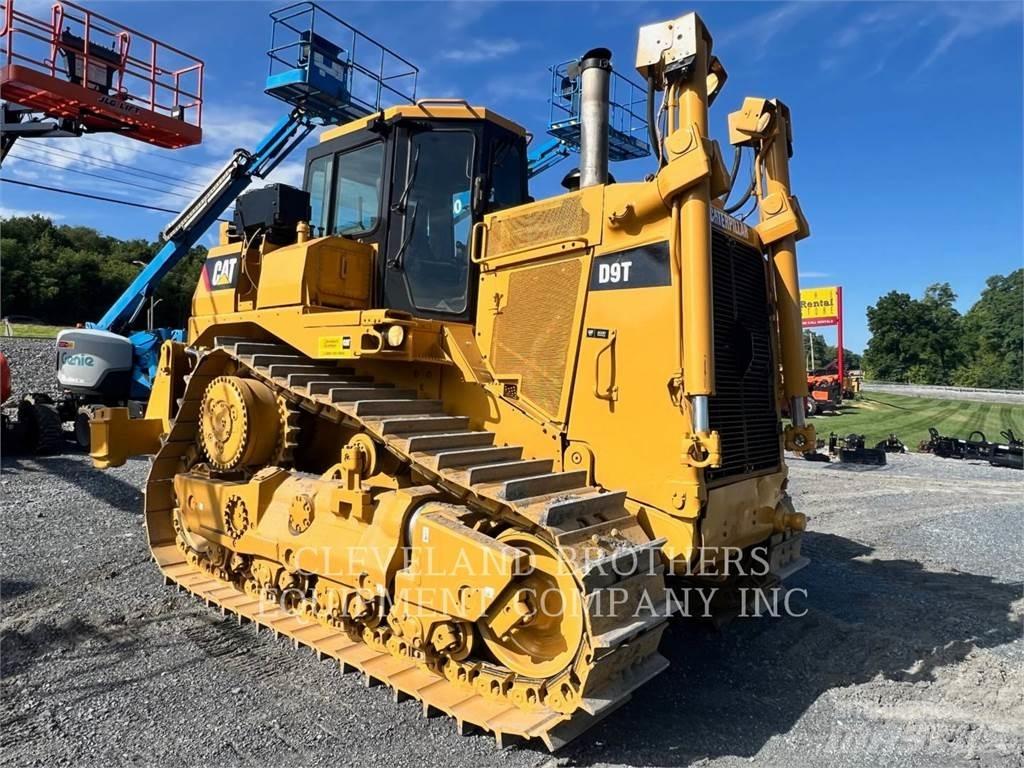 CAT D9T Верижни булдозери
