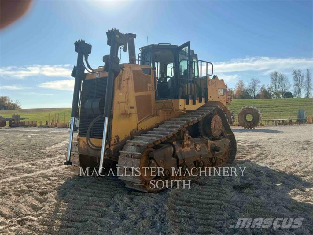 CAT D9T Верижни булдозери
