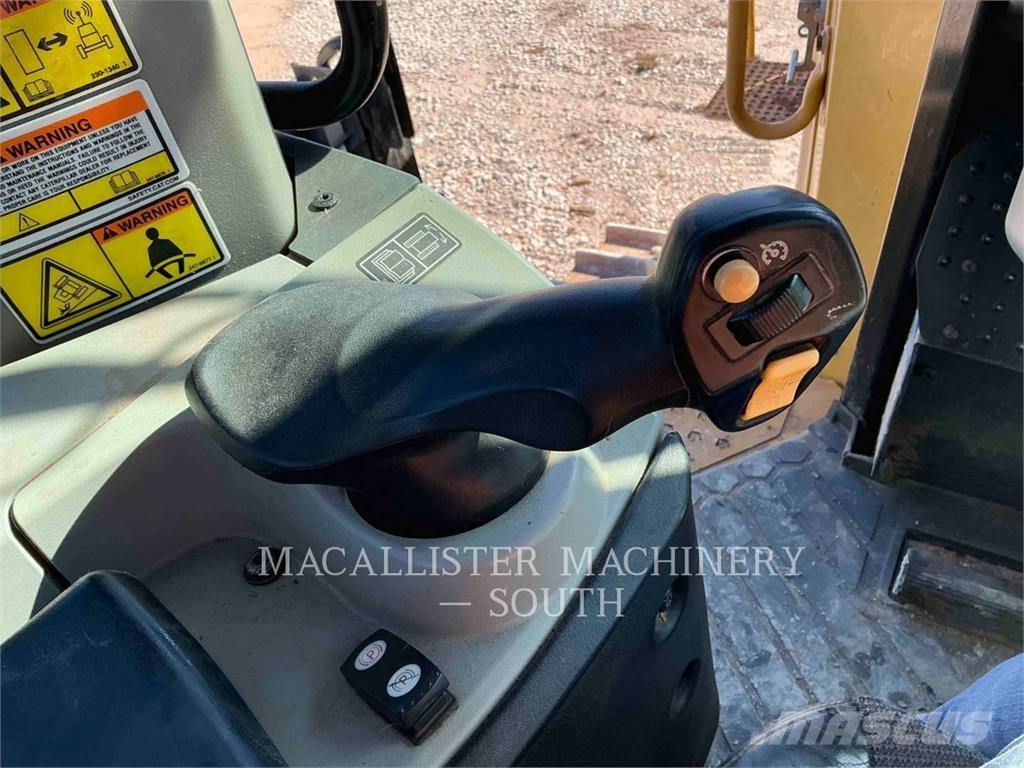 CAT D9T Верижни булдозери
