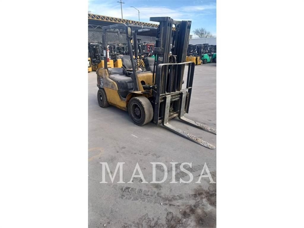CAT DP30NM5-D Вилични кари-повдигачи - други