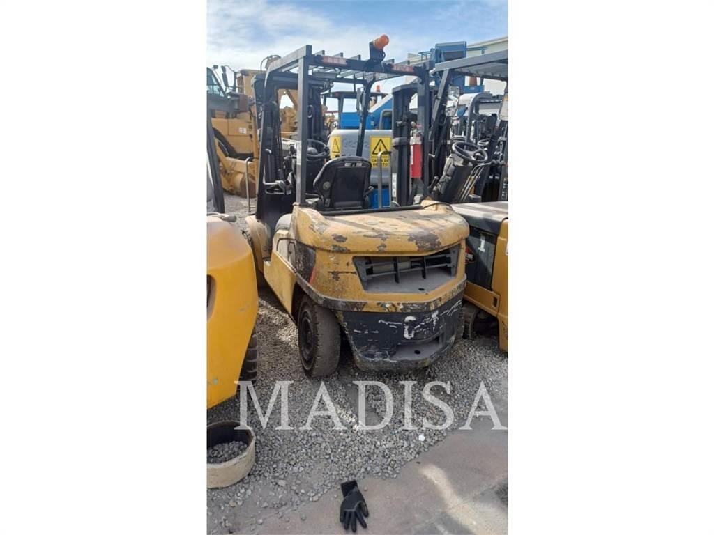 CAT DP30NM5-D Вилични кари-повдигачи - други