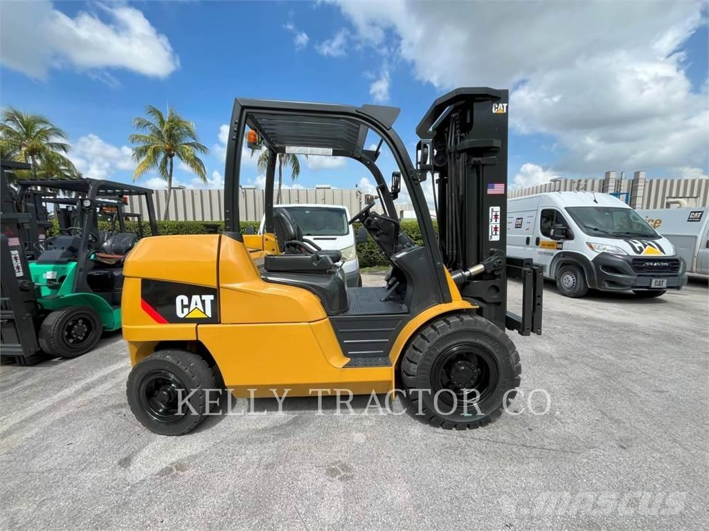 CAT DP50CN1 Дизелови камиони