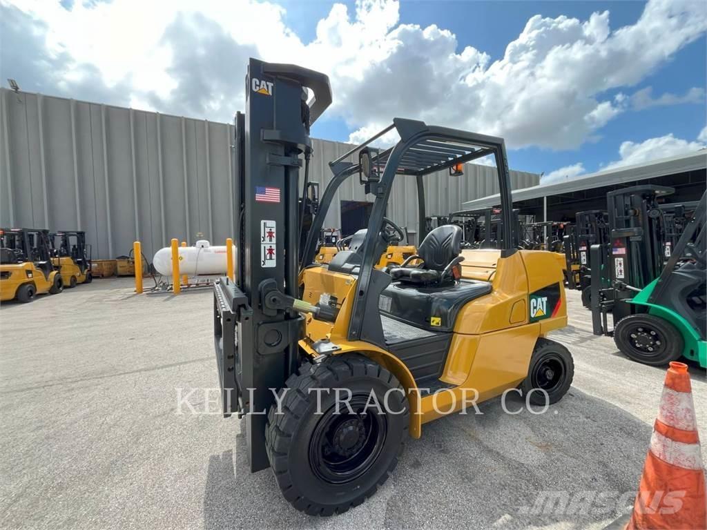 CAT DP50CN1 Дизелови камиони
