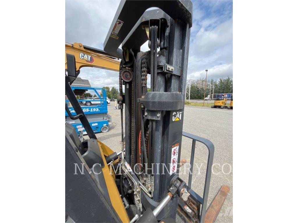 CAT GP30N5 Камиони с АГУ