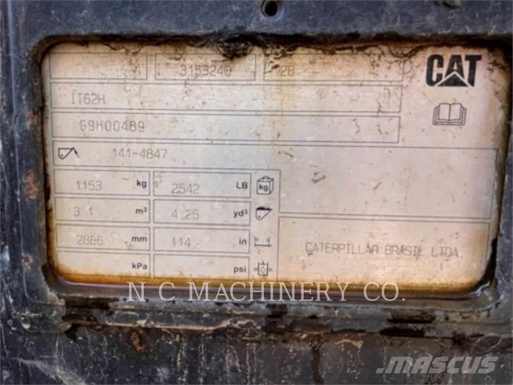 CAT IT62H Колесни товарачи