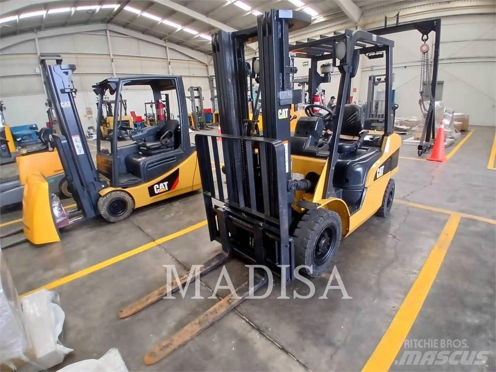 CAT LIFT TRUCKS DP25NM Вилични кари-повдигачи - други