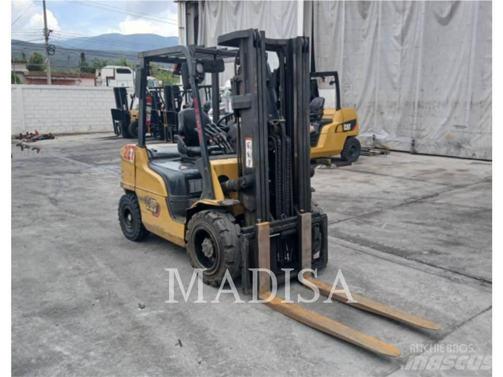 CAT LIFT TRUCKS DP30NM Дизелови камиони