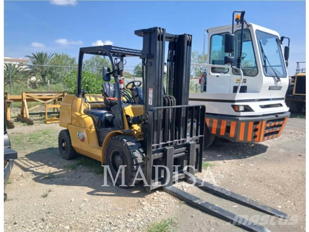 CAT LIFT TRUCKS DP50CNM Дизелови камиони