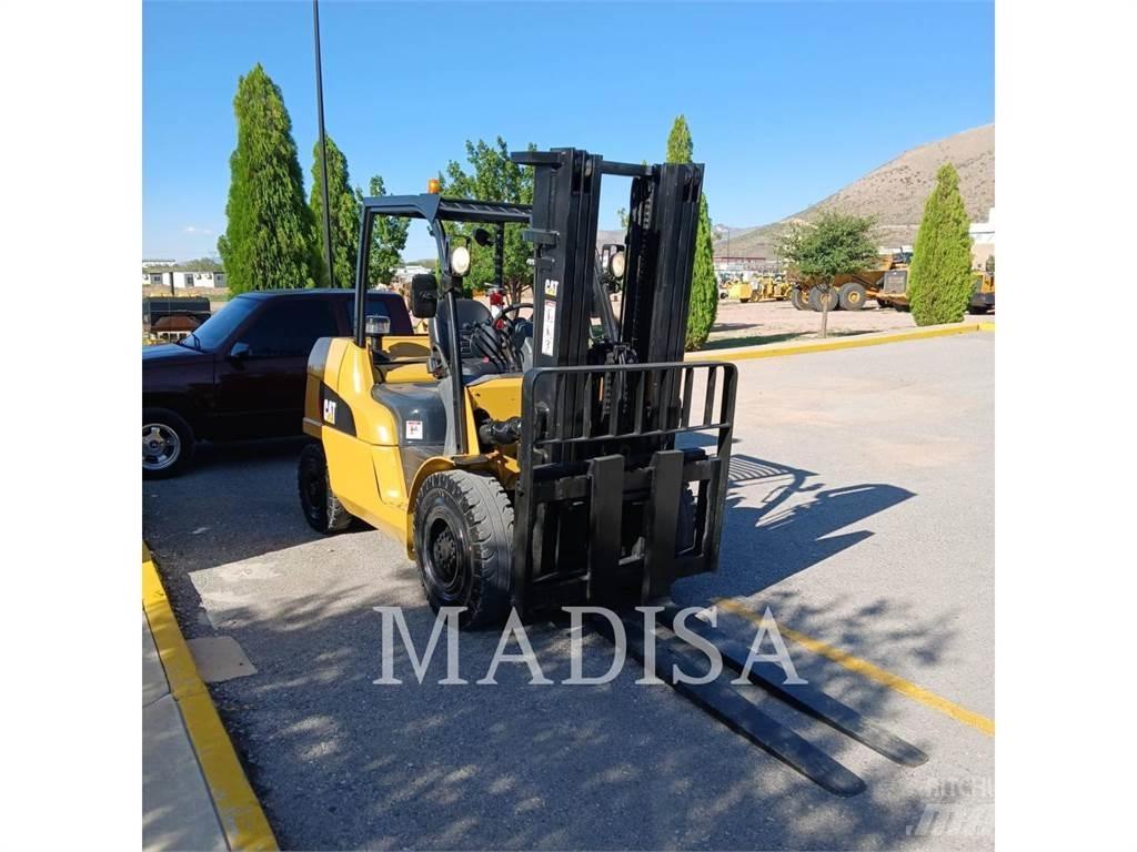 CAT LIFT TRUCKS DP50NM Дизелови камиони