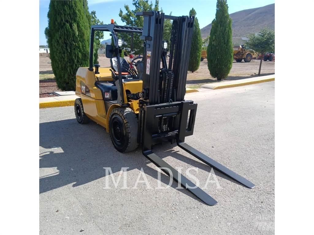 CAT LIFT TRUCKS DP50NM Дизелови камиони