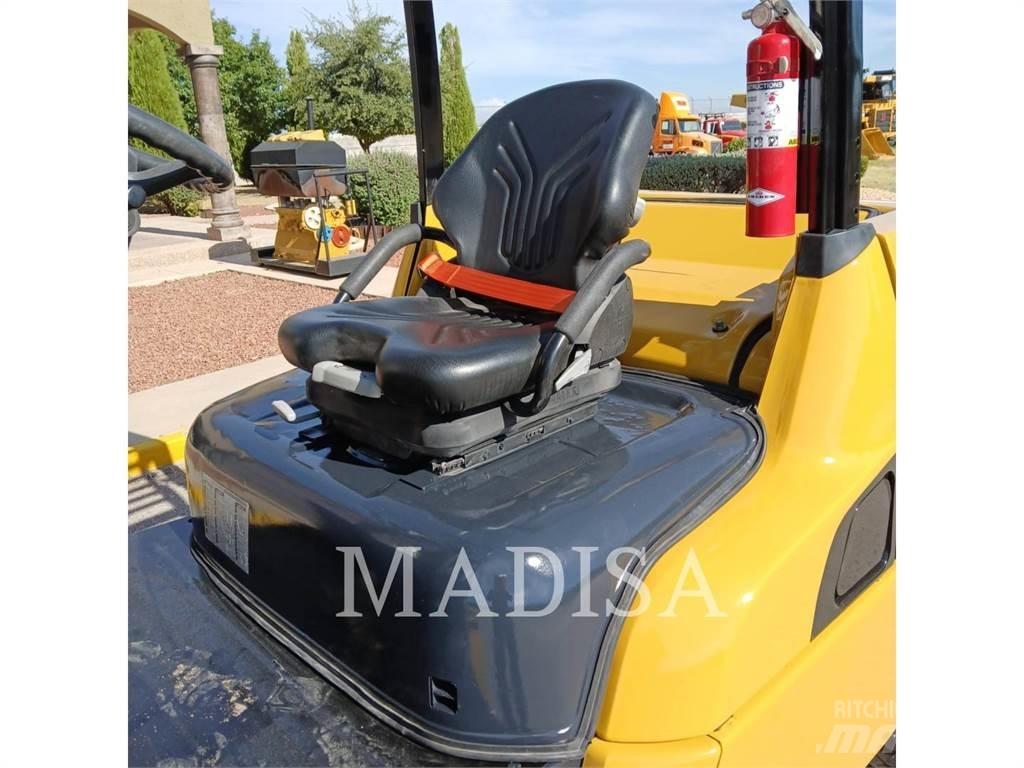 CAT LIFT TRUCKS DP50NM Дизелови камиони