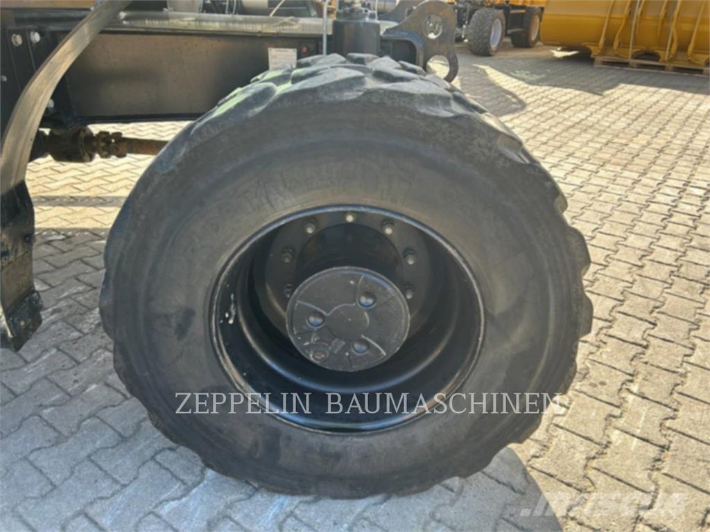 CAT M318-07A Колесни екскаватори
