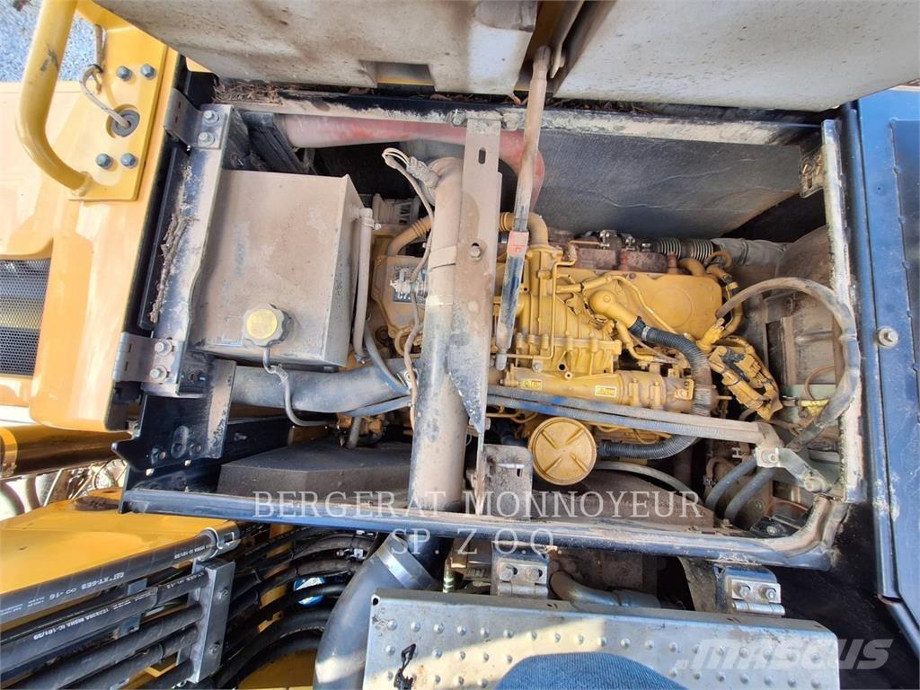 CAT M318F Колесни екскаватори