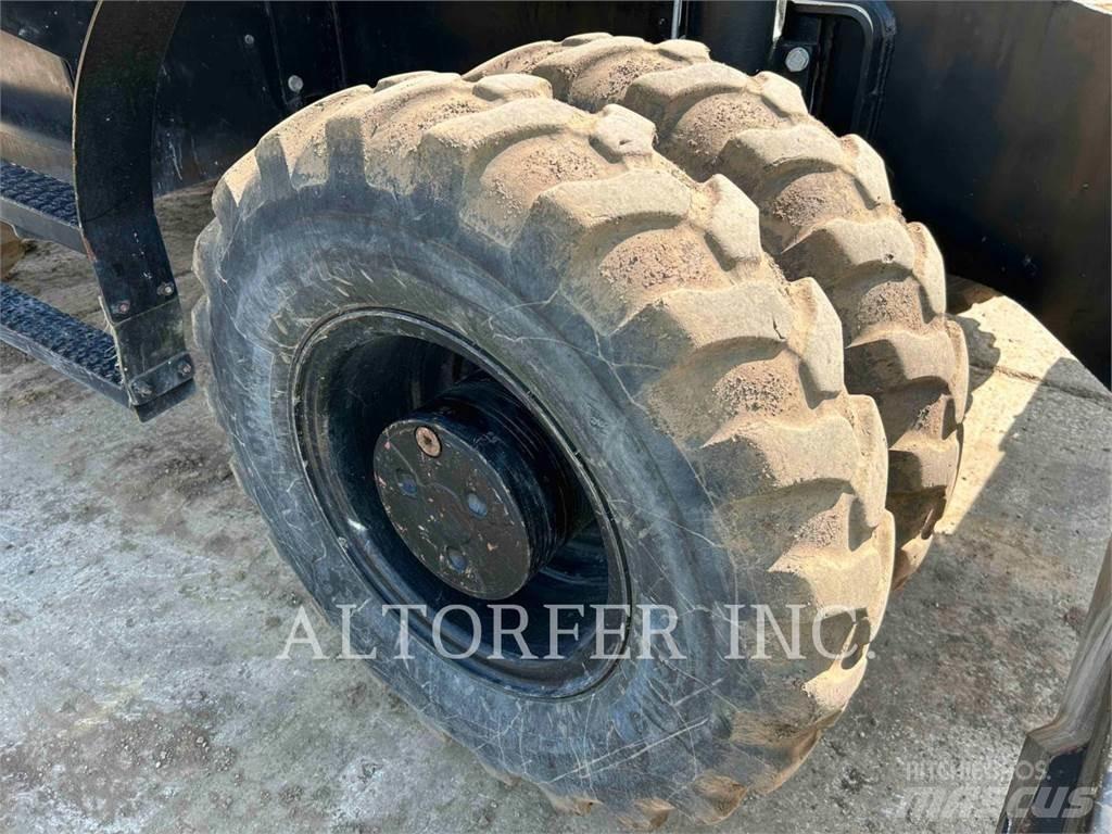 CAT M320 Колесни екскаватори